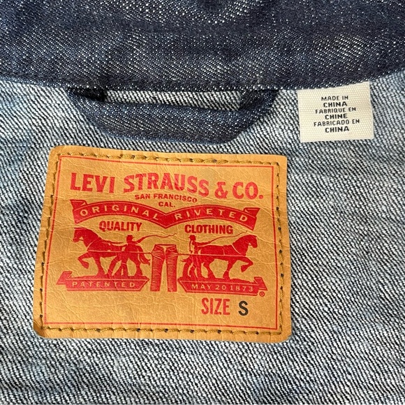 Levi’s Trucker Denim Jacket Dark Wash - Picture 13 of 15